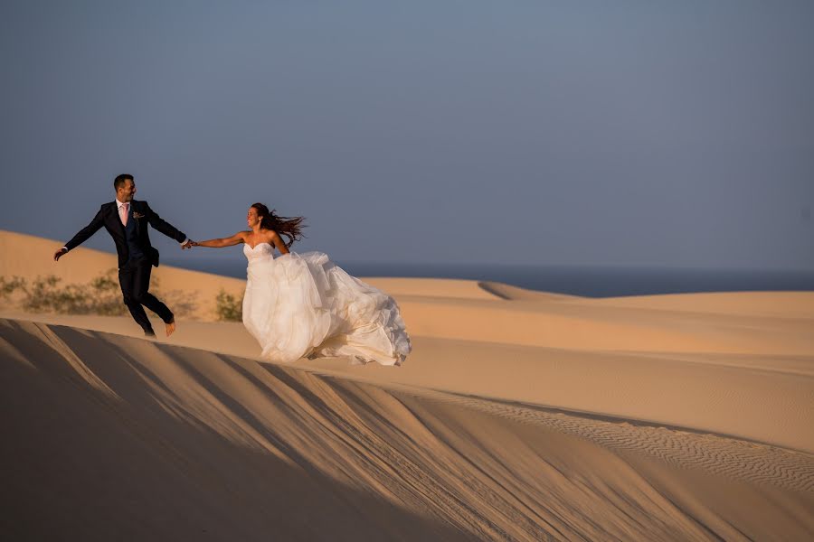 Fotógrafo de casamento Mile Vidic Gutiérrez (milevidicgutier). Foto de 19 de fevereiro 2019