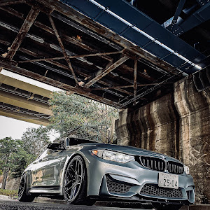 M4 クーペ F82