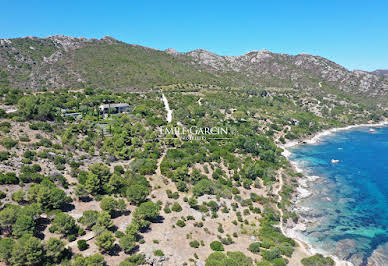 Propriété en bord de mer avec jardin 3