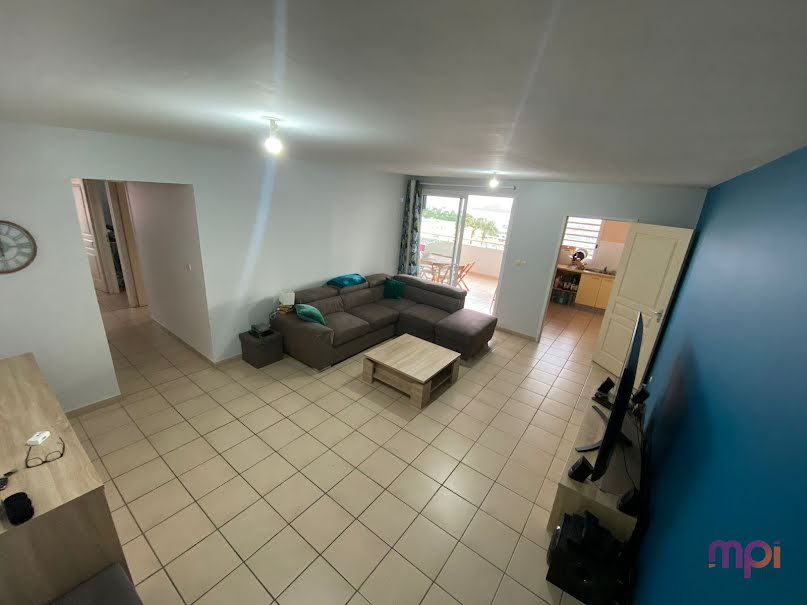 Location  appartement 3 pièces 63 m² à Fort de france (97200), 1 064 €