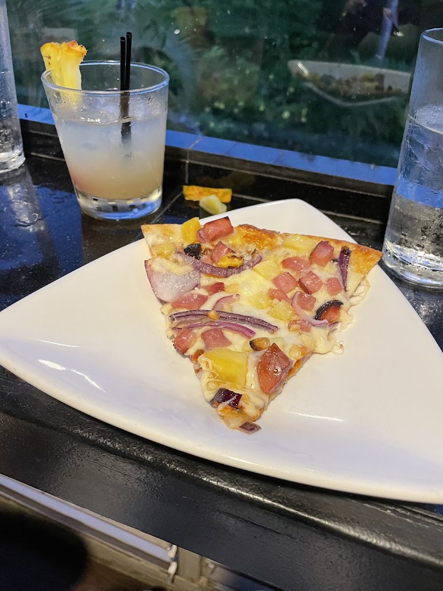 GF Hawaiian pizza