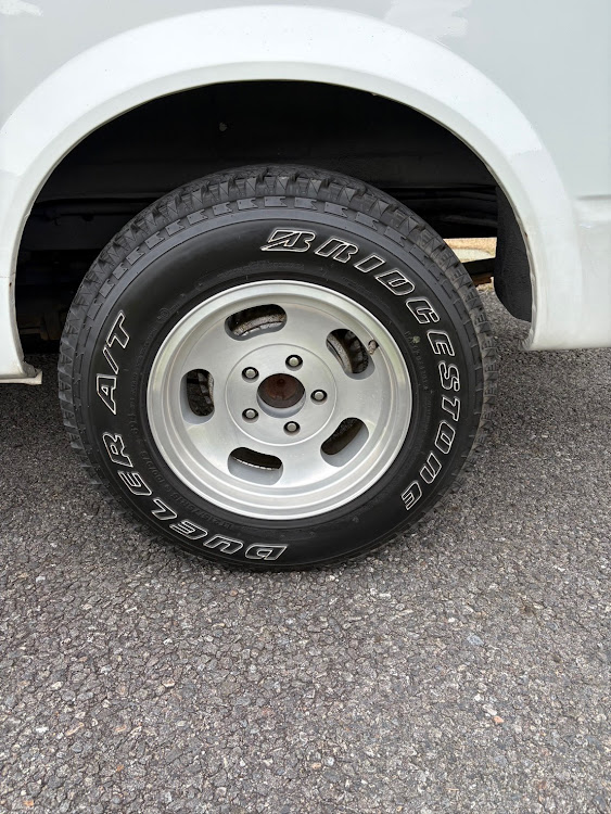 アストロの新潟・アメ車・GMCサファリ・アストロじゃなくてサファリ・ディッシュホイールに関するカスタム事例の投稿画像2枚目