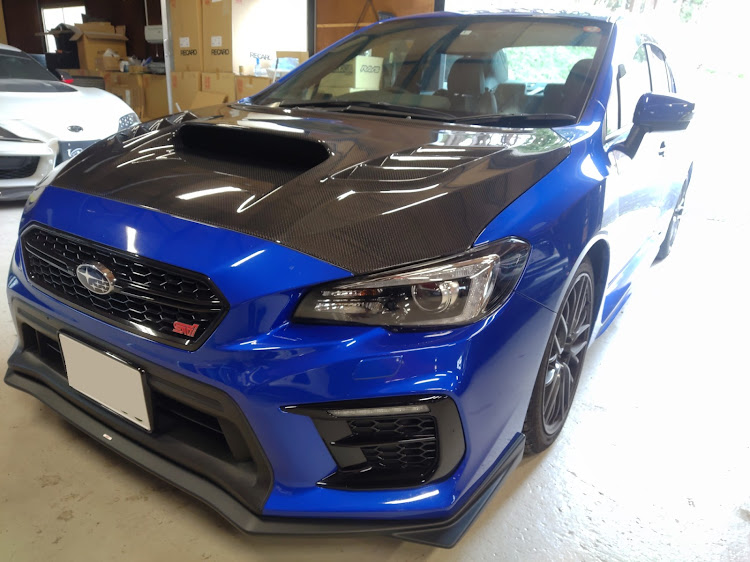 WRX STIのVAB・WRX・VARIS・クーリングボンネット装着・カーボンボンネットに関するカスタム事例の投稿画像2枚目
