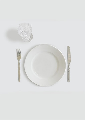 Empty plate and glass Picture: Free stock Image/Pixabay