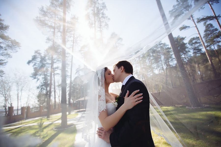 Fotógrafo de bodas Natalya Burdina (sensualphoto). Foto del 1 de julio 2014