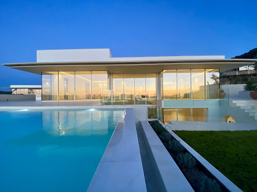 Maison avec piscine et terrasse 2