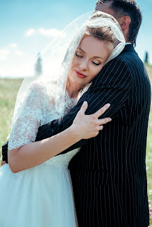 Fotógrafo de casamento Alisher Makhmadaliev (makhmadalievv). Foto de 2 de setembro 2018