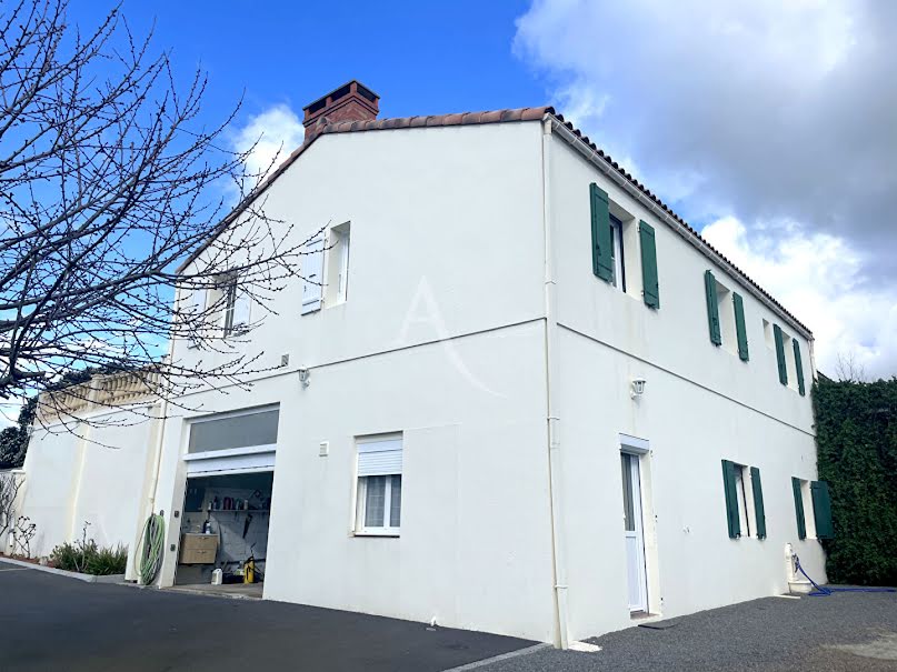 Vente maison 5 pièces 135 m² à Saint-Cyr-en-Talmondais (85540), 250 000 €
