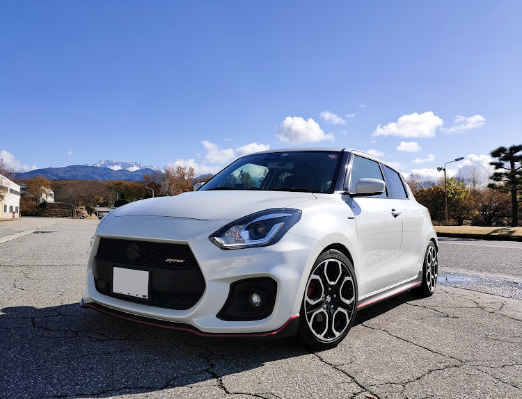 スイフトスポーツの秋晴れの空・GoToイート・2020ベストショットに関するカスタム事例の投稿画像1枚目