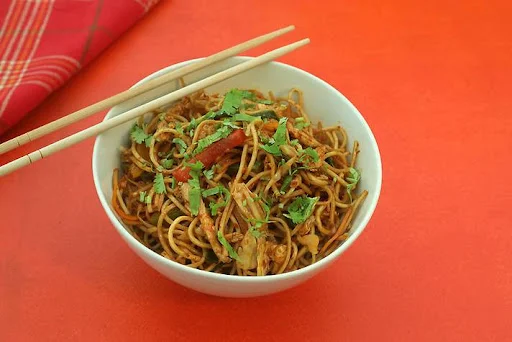 Tangra Chicken Hakka Noodles