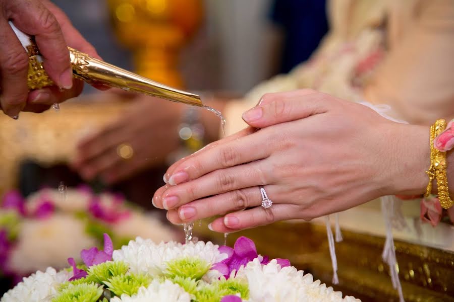 Fotógrafo de casamento Wasan Nipirom (nipirom). Foto de 8 de setembro 2020