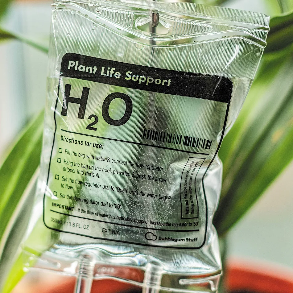 Bolsa de irrigação por gotejamento espessante para viagem, ideal para regar plantas em movimento, facilitando o crescimento saudável e a praticidade.