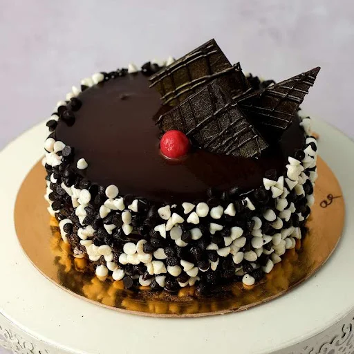 Eggless Choco Chips Cake [1 Kg]