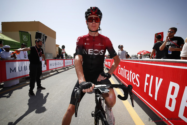 Christopher Froome klopt Dylan van Baarle in 'Afrikaanse Strade Bianche'