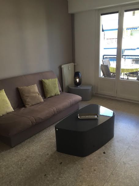 Location meublée appartement 1 pièce 24 m² à Juan les pins (06160), 630 €