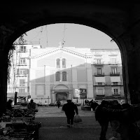 Chiesa dei Santi Cosma e Damiano a Porta Nolana di Napoli con arco di 