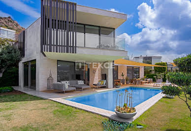 House with pool and terrace 2