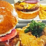 TakeOut Burger & Cafe(通化店)