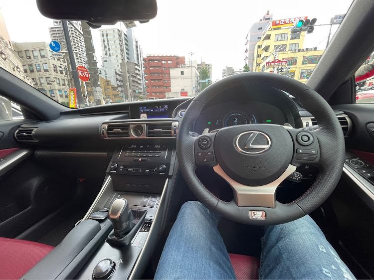 ISのIS300h F-Sportsに関するカスタム事例の投稿画像1枚目