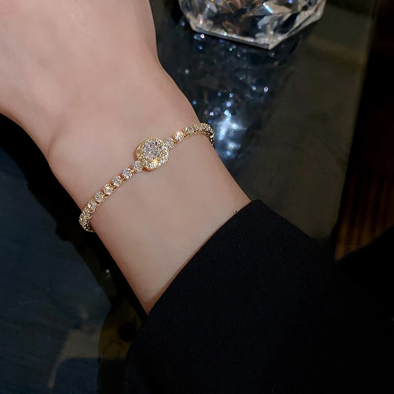 Dames armband met vierkante zirkonia, eenvoudige en lichte luxe. Verstelbaar design voor perfecte pasvorm. Ideaal voor dagelijks gebruik.