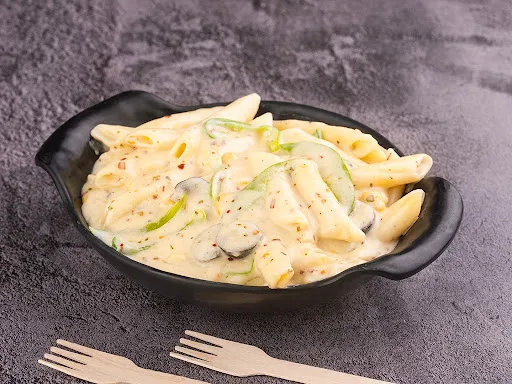 White Sauce Pasta