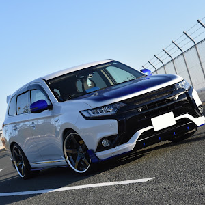 アウトランダーPHEV GG2W