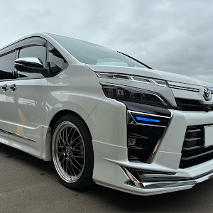 ヴォクシー ZRR85W