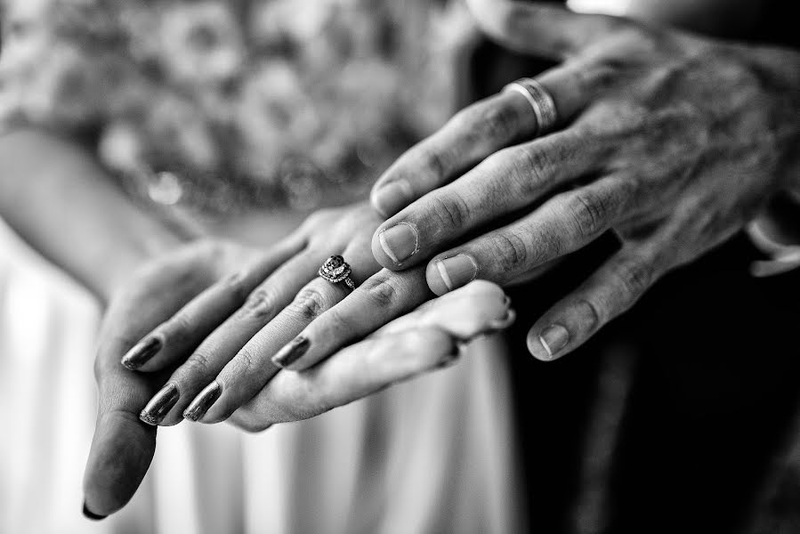 Fotografo di matrimoni Blanche Mandl (blanchebogdan). Foto del 9 gennaio 2017