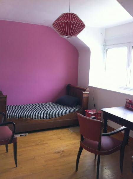 Location meublée chambre 1 pièce 14 m² à Vannes (56000), 340 €