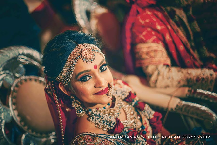 Fotógrafo de casamento Niket Trviedi (vrundavanstudio). Foto de 9 de dezembro 2020