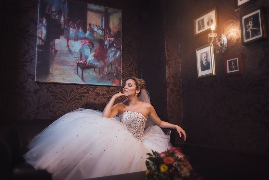 Wedding photographer Elena Volkova (mishlena). Photo of 24 September 2013