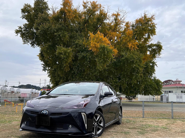 プリウスの紅葉狩り・純正style・#車写活・iPhone13proに関するカスタム事例の投稿画像1枚目