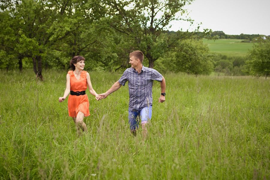 Wedding photographer Svetlana Petrova (petrovasvetlana). Photo of 18 July 2014