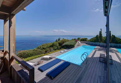 Seaside villa with pool 8