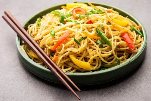 Veg Hakka Noodles