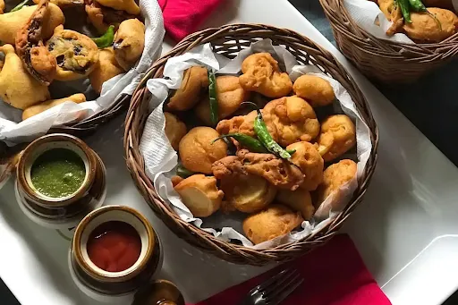 Gobhi Pakoda [6 Pieces]