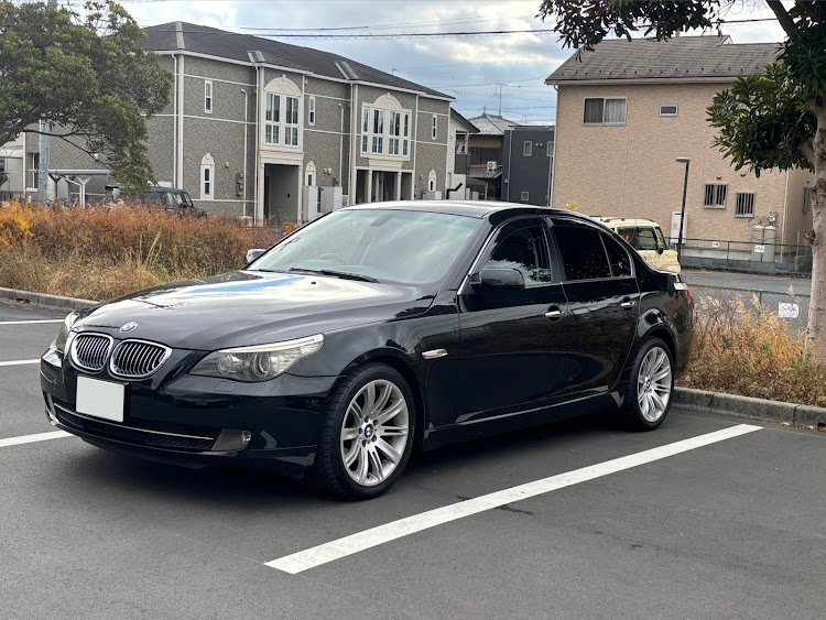 5シリーズ セダンの謹賀新年2025・帰省・e60に関するカスタム事例の投稿画像1枚目