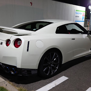 NISSAN GT-R R35