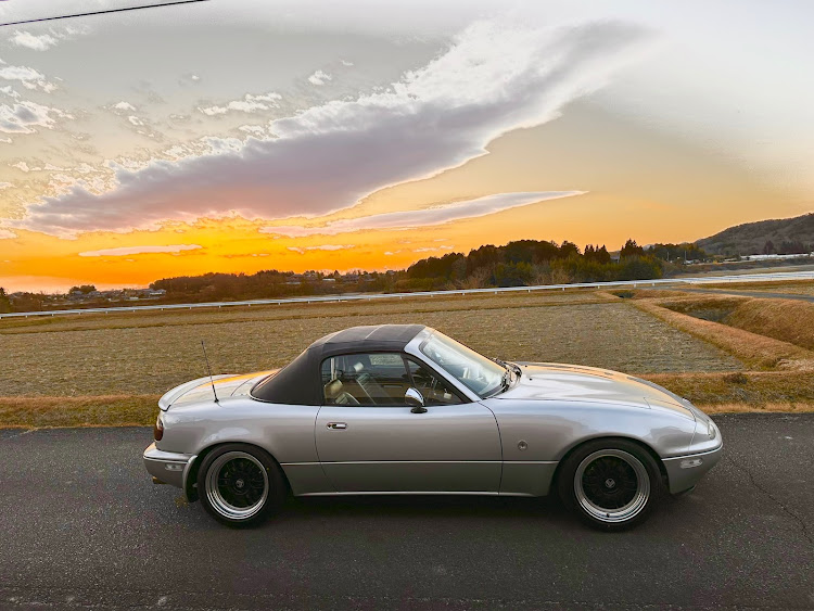 ロードスターのローアングルショットはまた今度😆・勝手銀車會・バレンタインチョコありがとう・串カツ&ラーメン🍜・昨夕のロードスターに関するカスタム事例の投稿画像1枚目