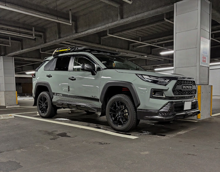 RAV4の貴方の街のガソリン価格は？・車が汚い・PickUpCars2025・バックライト移設・車検対策に関するカスタム事例の投稿画像1枚目