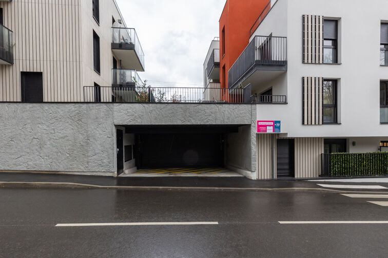 Location  parking  14 m² à Louveciennes (78430), 75 €