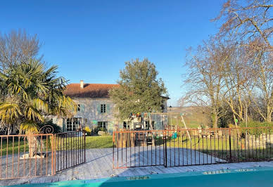 Maison avec piscine et terrasse 5