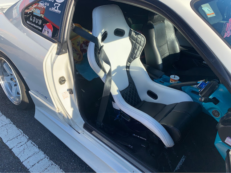 シルビアのフルバケ・グッドガン・白・車検対応に関するカスタム事例の投稿画像1枚目