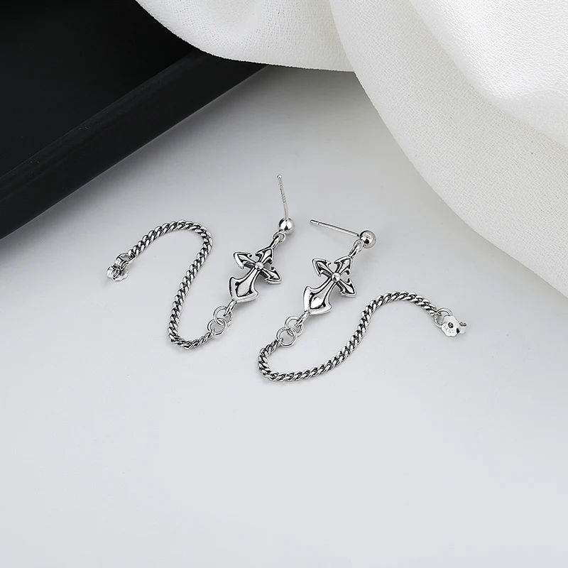 Title 3, Brincos de Studs com Cruz Vintage em Prata 925 ...