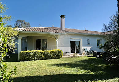 Maison avec terrasse 1