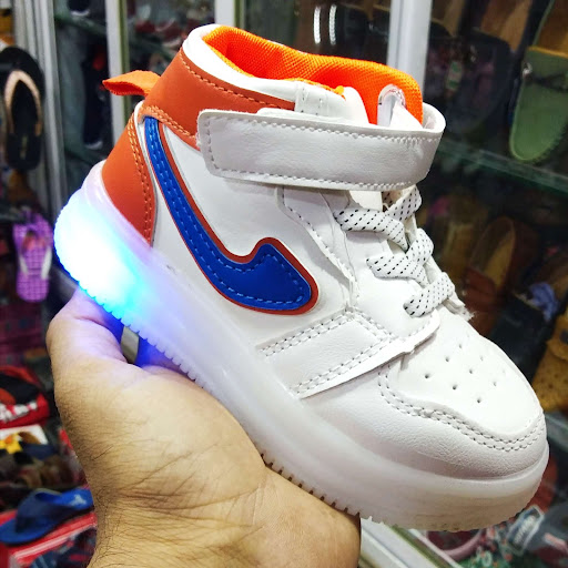 Boy's LED Light Shoes product image