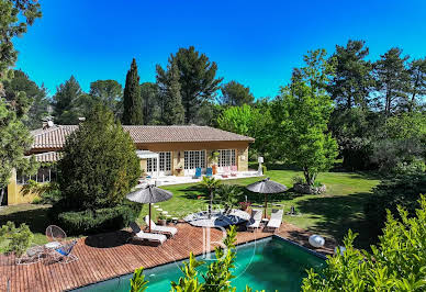 Maison avec jardin et terrasse 10