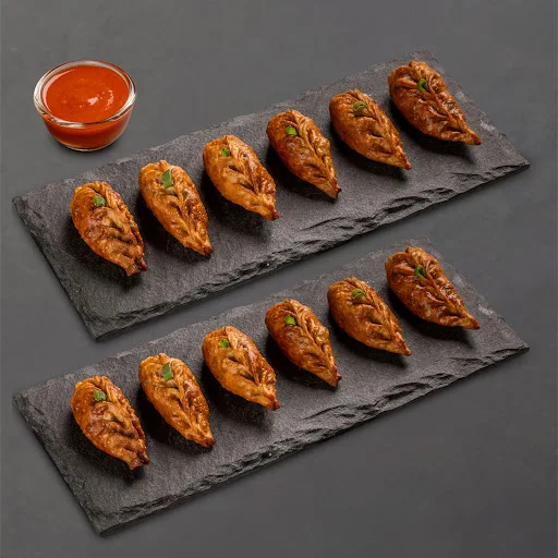 Fried Veg Wheat Momos With Momo Chutney - 12 Pcs