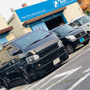 ハイエースバン TRH200V