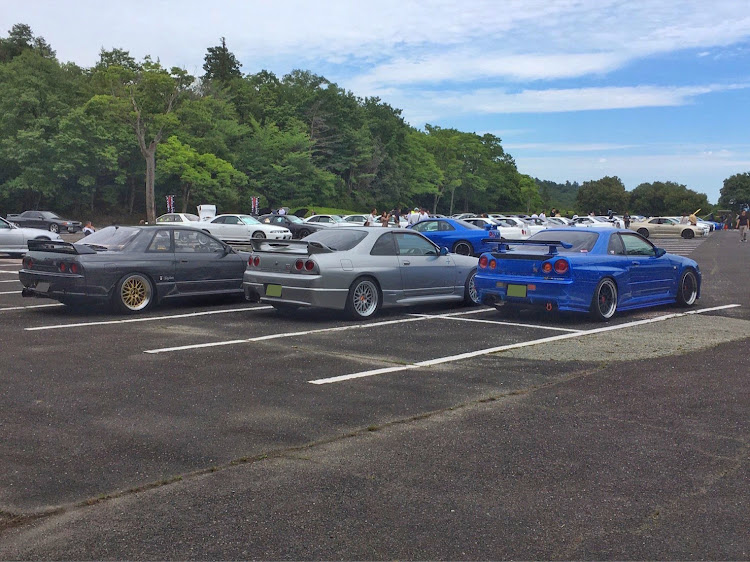 スカイライン GT-RのBNR32・BNR34・第2世代GT-R BBS-LM コラボ3ショット・三者三様の仕様・関西GT-R meetingに関するカスタム事例の投稿画像4枚目